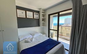 Apartamento aconchegante na Barra com vista mar